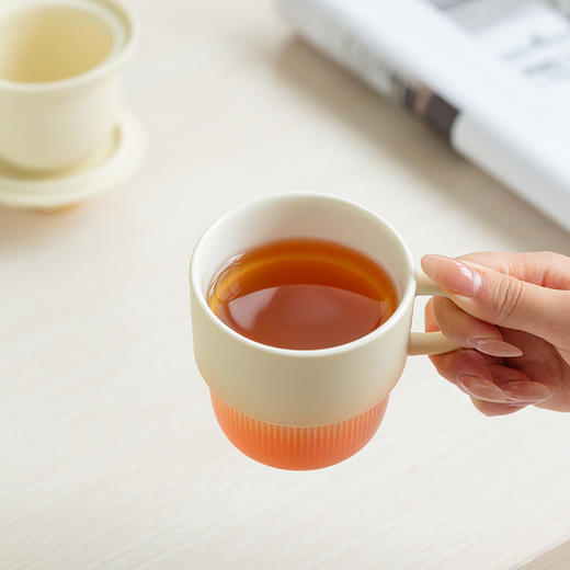 【为思礼】氤氲多彩陶瓷杯 办公室吸管杯 高颜值咖啡杯 女生伴手礼 家用茶水分离杯 奶油风陶瓷马克杯 商品图5