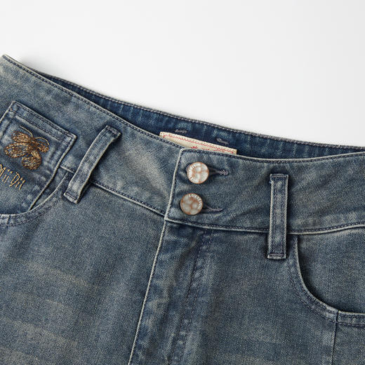 谜底牛仔裤女2025秋季新品复古洗水宽松蝴蝶绣花九分裤253MK1086 商品图3