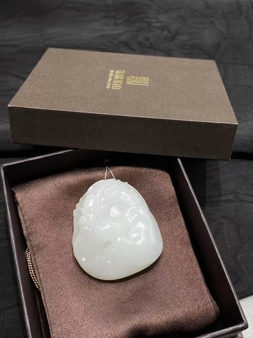 【于田产和田玉95料羊脂白龙行天下吊坠】编号HA30112S，43*40，55克，出证书，发货1~五天，48小时鉴赏期 商品图1