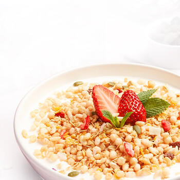 家乐氏草莓缤纷水果麦片谷物脆代餐早餐冲饮即食家庭大包装712g /水饮冲调 /冲饮谷物 /混合麦片 商品图3