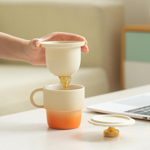 【为思礼】氤氲多彩陶瓷杯 办公室吸管杯 高颜值咖啡杯 女生伴手礼 家用茶水分离杯 奶油风陶瓷马克杯 商品图12