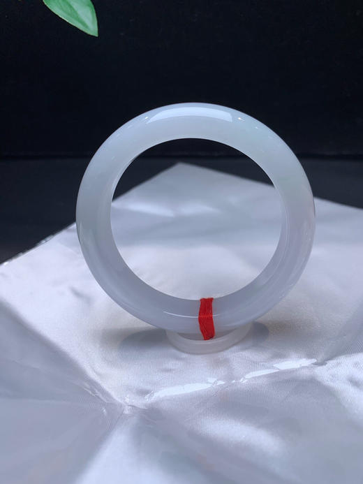 620685，53.5 白月光手镯 ，清新白底色，底妆均匀细腻，清清爽爽 商品图3