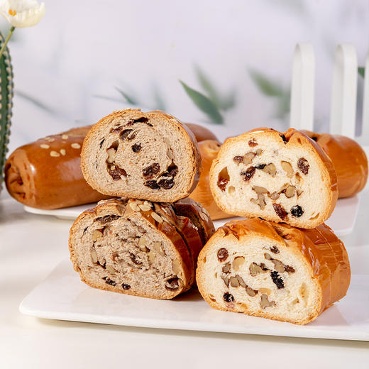 新疆果仁大列巴 | 黑加仑+葡萄干+核桃仁 面包体松软 外皮酥脆 奶香浓郁 不加一滴水 商品图5