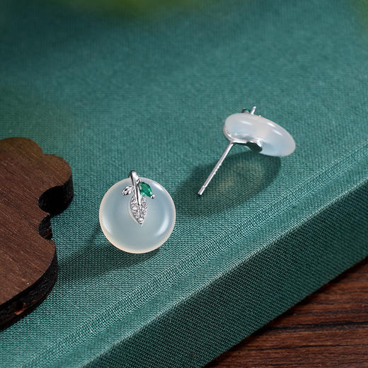 子佩集S925银【烟凝晓碧】耳钉【ED021694】纯银白玉髓叶子平安扣2507 商品图4