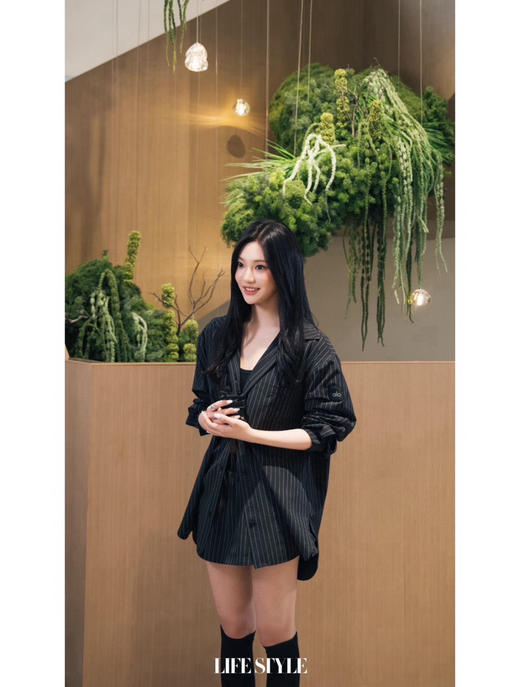 Al*o Yoga Pinstripe Daylight 宽松衬衫➕PINSTRIPE DAYLIGHT BOXER SHORT条纹短裤🩳 套装 商品图1