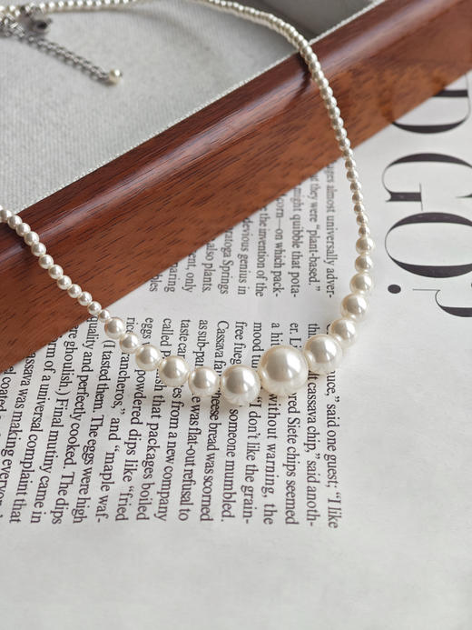 🌈七夕礼物❗❗美到冒泡💕精致女孩的本命！【MointPhoice渐变月牙链】贵气灵动，像月牙微微一笑🌙把温柔揉进颈间~富家千金感拉满！ 商品图4