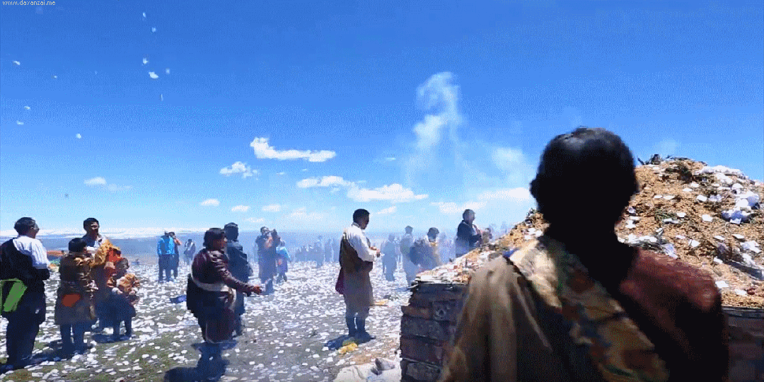 爆款青海湖房车亲子，1家1车、10年99%好评！最美公路骑行、油菜花海小火车、马背旅行、穿藏服等20余项特色体验