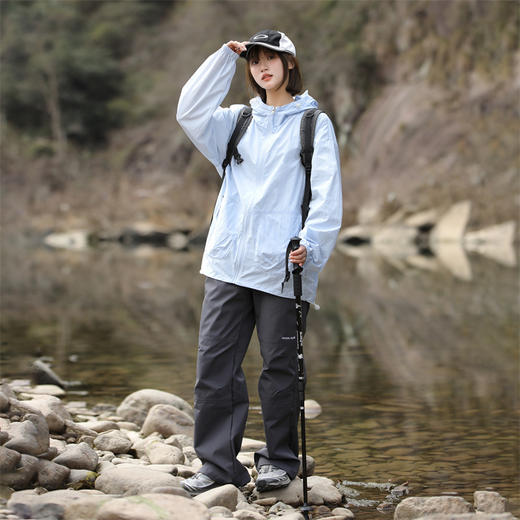 【清仓款！U家同款！】山系户外连帽防晒衣 一体式防晒，全面呵护，户外冲孔设计，透气舒爽，裸感透薄，冷感科技面料，快速散热透气 商品图8