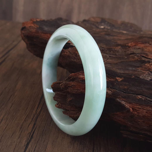 【天然正品】A货翡翠天然细腻无纹裂正桩浅绿糯种59号翡翠手镯59号（皆取最大值）女士现售价：1380！310325AH54 商品图5