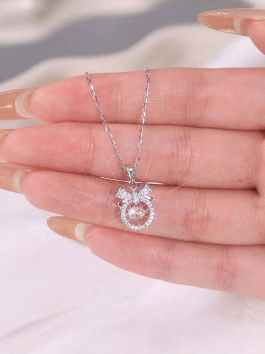 卡蒂罗KADER 灵动少女心项链 闪锆满铺蝴蝶结花环甜美浪漫小众轻奢设计 通勤百搭 女友告白纪念日 925银 项链 女款 告白纪念日 礼盒 商品图3