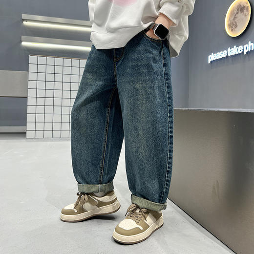 男童字母绣花牛仔裤 商品图0