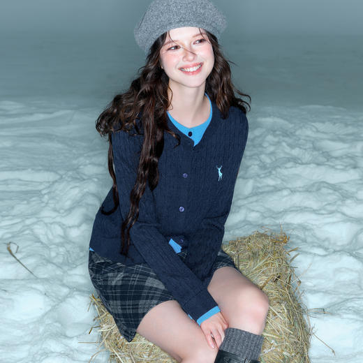 三彩2025冬季新款假两件绞花圆领针织衫刺绣毛衫M 商品图2