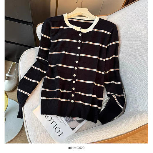 【韩版撞色条纹开衫，减龄宽松设计！】圆领撞色条纹长袖 针织开衫女 秋冬季韩版新款 减龄宽松软 糯毛衣上衣-QB 商品图4
