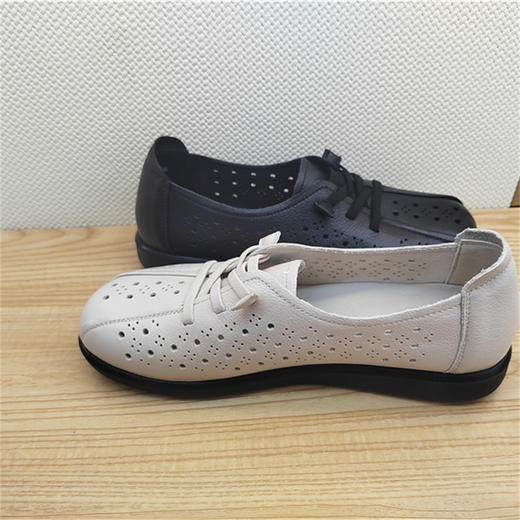 豪行夏季新款24272218真皮休闲平跟复古打孔女鞋凉鞋 商品图2