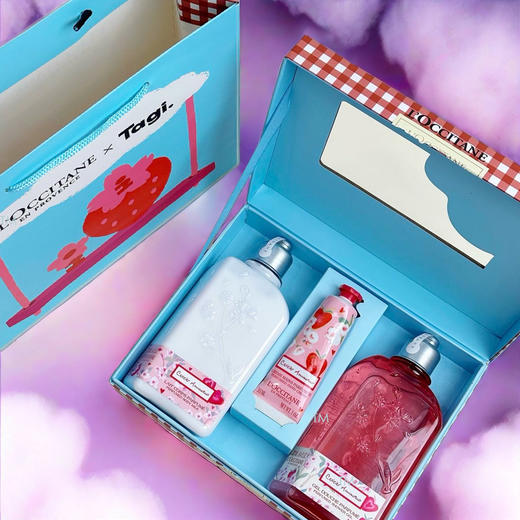 【双12嗨购节】专属【全球购】『送限定款礼盒礼袋』 L'occitane欧舒丹莓莓恋樱香氛套装沐浴露250ml+润肤乳250ml+护手霜30ml·现货速达 商品图0