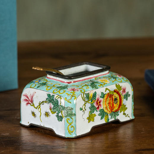 清	铜胎画珐琅花鸟纹方形水盂含勺 商品图3