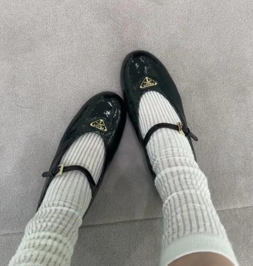 重磅渠道   云朵玛丽珍单鞋  黑白超软褶皱漆皮  暴走无压力平底单鞋 商品图1