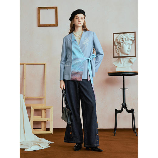 两三事 鸢徊西月 2025秋季新款复古印花布拼接绑带绣花西装外套女 商品图2