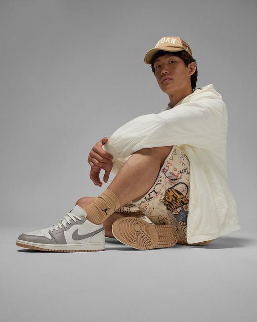 Nike耐克Air Jordan 1 Low 男子经典复古运动鞋553558-169 商品图3