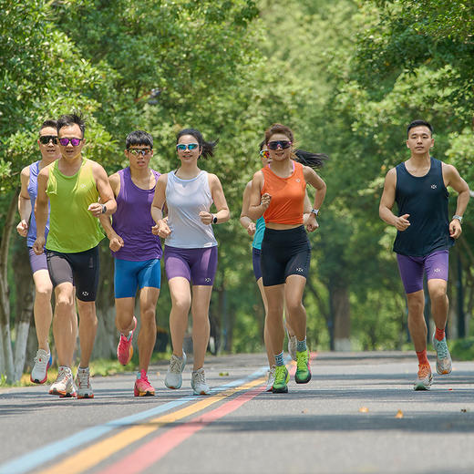 有为者/男女款训练跑步背心呼吸方格轻量速干排汗男女款透气轻薄跑步背心 商品图3