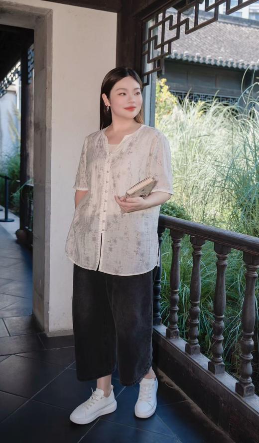 五天内发货【8分裤  牛仔裤】93%棉，7%粘纤，宽松牛仔裤，膝盖不鼓包，不紧绷，穿着舒适，裤脚特色猫须勾烂工艺！这条裤子非常适合屁股大、腿粗、胯宽的姐妹！深色耐脏显瘦杠杠的 商品图7