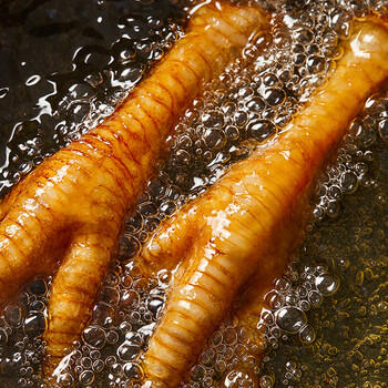 来伊份虎皮凤爪香辣味125g即食鸡爪下酒菜卤味熟食夜宵解馋网红休闲零食 /休闲食品 /肉类零食 /鸡肉类 商品图1