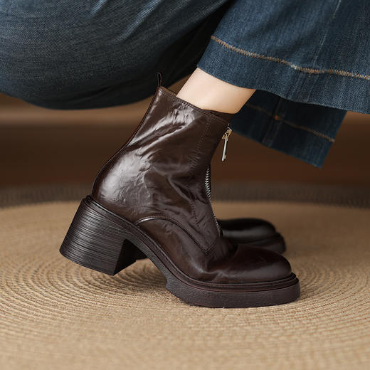 阿么手工女鞋前拉链棕色小短靴女2025新款冬季粗跟通勤靴子6.5CM 商品图4