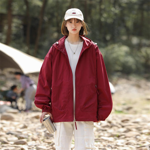 【清仓款！U家同款！】山系户外连帽防晒衣 一体式防晒，全面呵护，户外冲孔设计，透气舒爽，裸感透薄，冷感科技面料，快速散热透气 商品图5