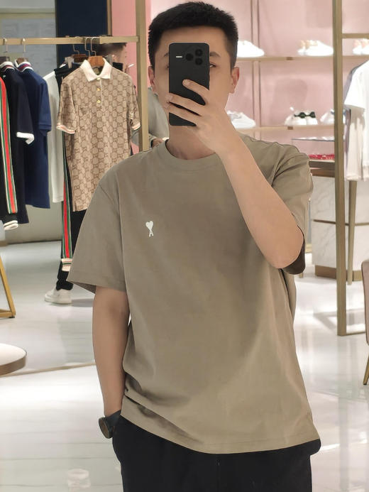 【8月15日 下午17:00 秒杀】初高中 爸妈们都可以入的 AMI 男女同款 白色ADC刺绣爱心短袖T恤 商品图1