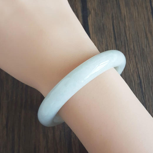 【天然正品】A货翡翠天然细腻无纹裂糯种59号翡翠手镯女士现售价：780特价！310325AH81 商品图6