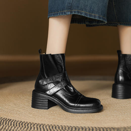 阿么手工女鞋复古时尚魔术贴高跟短靴2025新款气质小个子靴子7CM 商品图1