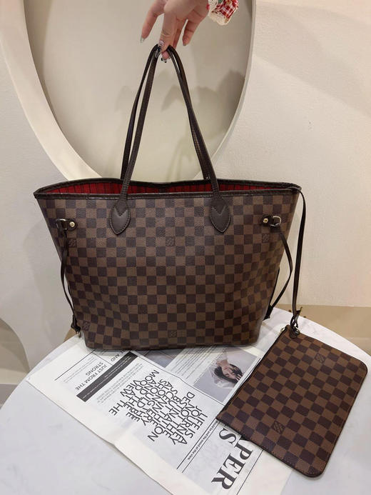 Lv nf 中号 棕棋盘格 红条纹内里 托特包 商品图0