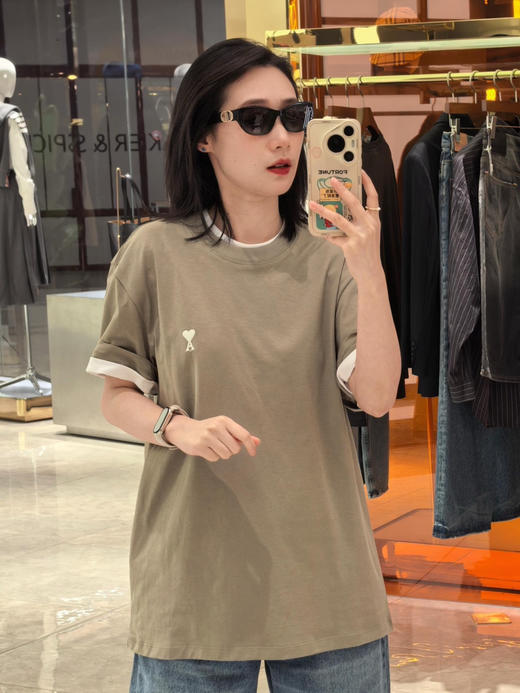 【8月15日 下午17:00 秒杀】初高中 爸妈们都可以入的 AMI 男女同款 白色ADC刺绣爱心短袖T恤 商品图4