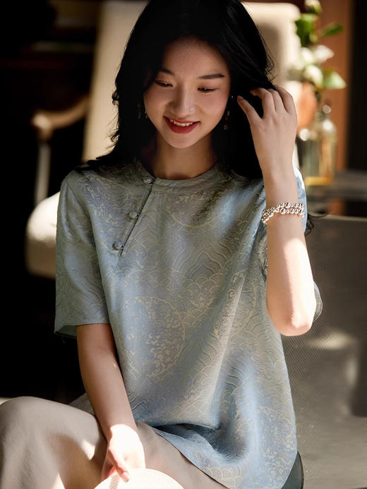 【百图lulu定制】【雾海听松上衣】新中式 新中式 提花 斜襟 盘扣 短袖上衣 商品图3