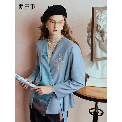 两三事 鸢徊西月 2025秋季新款复古印花布拼接绑带绣花西装外套女 商品图0