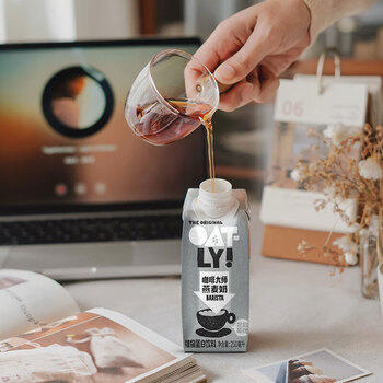 OATLY噢麦力 咖啡大师燕麦奶 咖啡伴侣谷物植物蛋白饮料250ml*18 /水饮冲调 /饮料 /植物蛋白饮料 商品图1