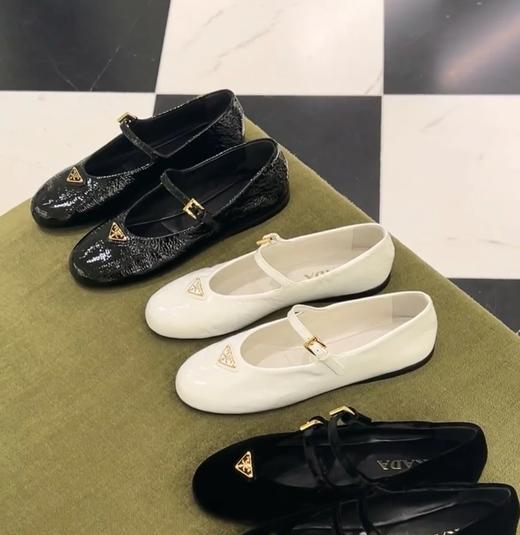 重磅渠道   云朵玛丽珍单鞋  黑白超软褶皱漆皮  暴走无压力平底单鞋 商品图0