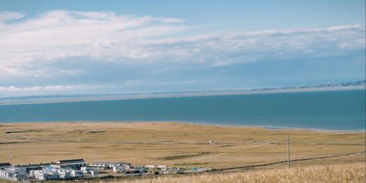 爆款青海湖房车亲子，1家1车、10年99%好评！最美公路骑行、油菜花海小火车、马背旅行、穿藏服等20余项特色体验 商品图1