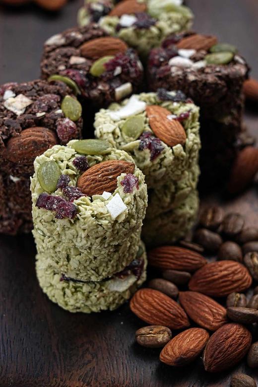 ‼️终于等到这款神仙零食！自律期嘴馋别忍了！直接冲这「一方云拾坚果巧克力燕麦脆」！巴旦木、蔓越莓、椰子脆裹在香脆燕麦里！ 商品图7