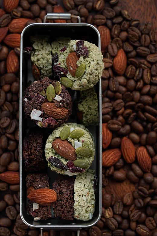 ‼️终于等到这款神仙零食！自律期嘴馋别忍了！直接冲这「一方云拾坚果巧克力燕麦脆」！巴旦木、蔓越莓、椰子脆裹在香脆燕麦里！ 商品图1