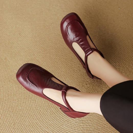 【预售5天】T字带复古粗跟方头酒红单鞋秋羊皮乐福鞋大码小皮鞋&K1700 商品图2