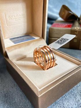 宝格丽玫瑰金宽版弹簧戒指（ZX*XYT）