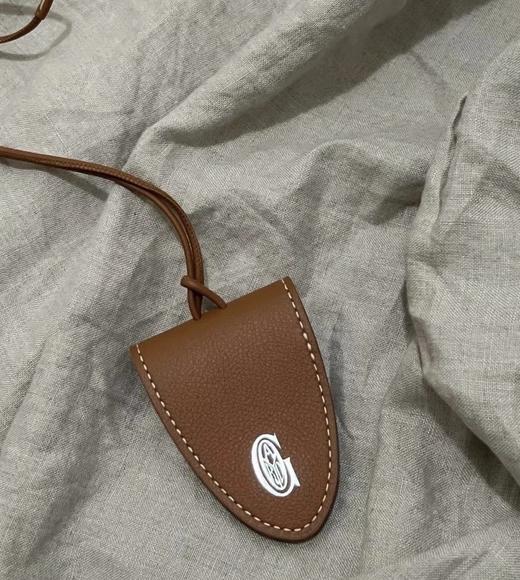 人手必入！狗牙多功能包夹  毛衣链/包夹/墨镜夹  西班牙原厂皮 质感无敌好 商品图1