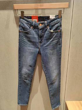 LEVIS女牛仔裤74896-0042