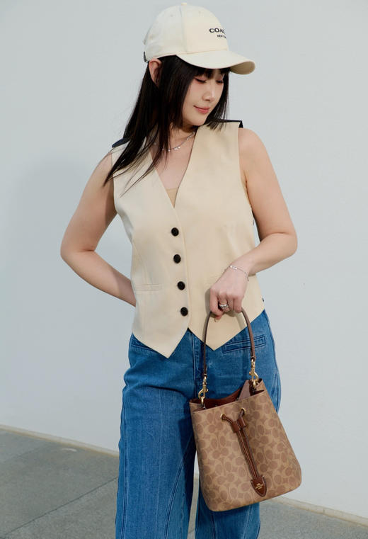 蔻驰 CBH07 经典老花Rowan抽绳水桶包 （SS） 商品图11