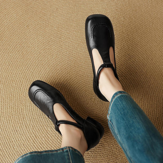 【预售5天】T字带复古粗跟方头酒红单鞋秋羊皮乐福鞋大码小皮鞋&K1700 商品图1