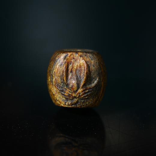 BC.RS5-8.8-7 白棋沉水(锁骨链莲花) ，0.82g 商品图0