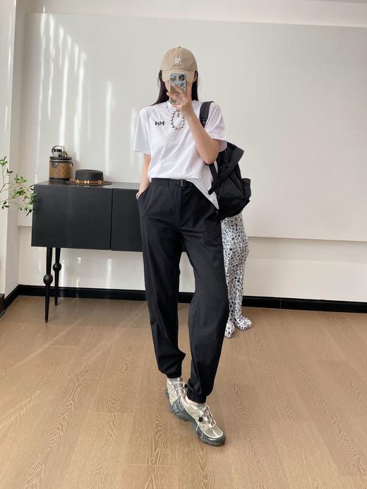 点此购买 ON昂跑trek pants女款轻量旅行长裤 bk 326585 商品图11