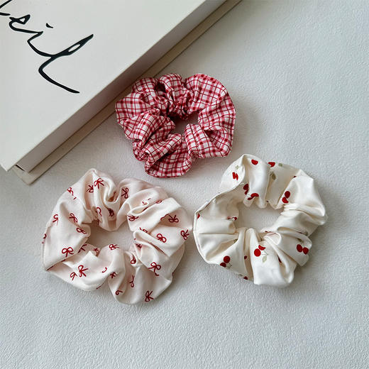 【积分兑】甜美红色系组合发圈纪念日百货门店同款163993764 商品图0