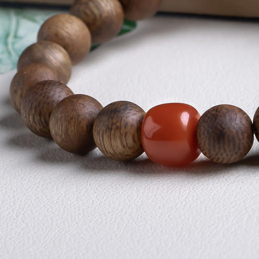 xy0503沉香+南红碧玉蜜蜡三宝手串 商品图5
